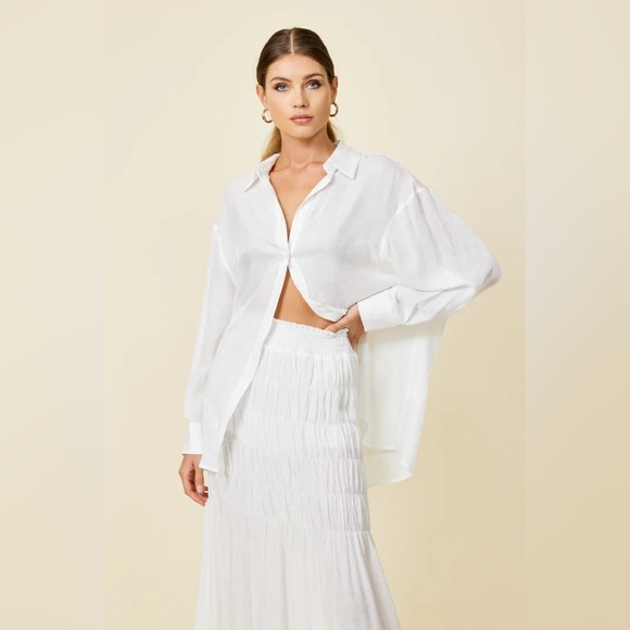 🆕 Line & dot white shimmer button down SZ LG - Picture 1 of 8